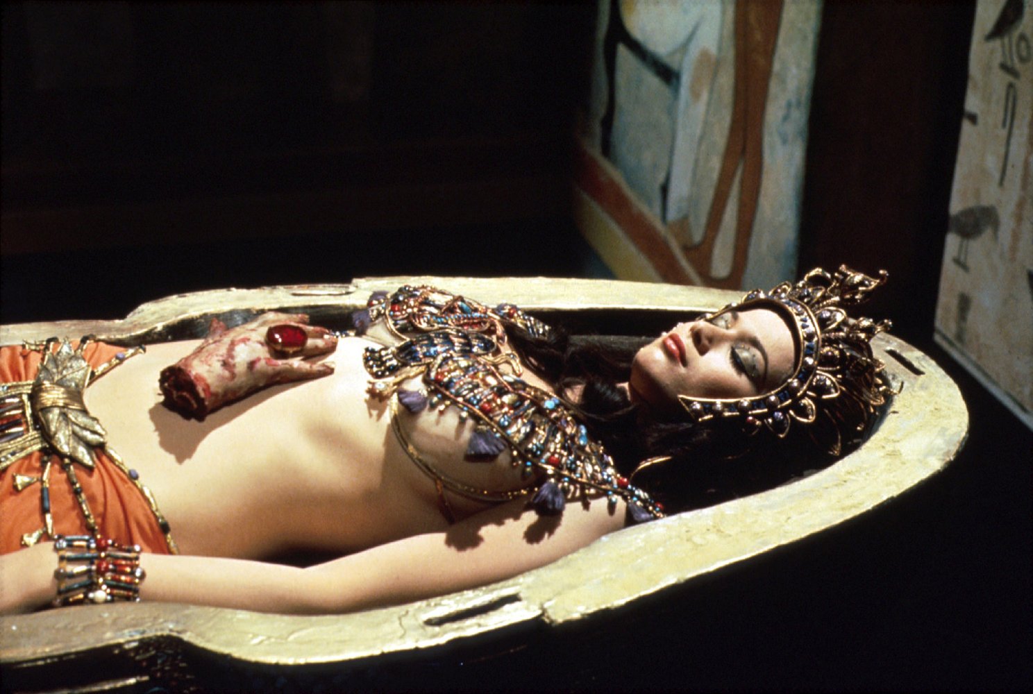 Valerie Leon