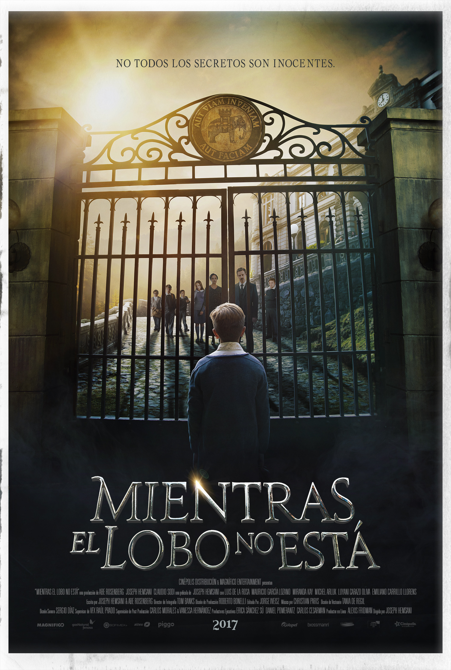 Mientras el Lobo No Est&aacute;