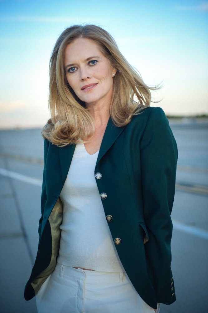 Claire Yarlett