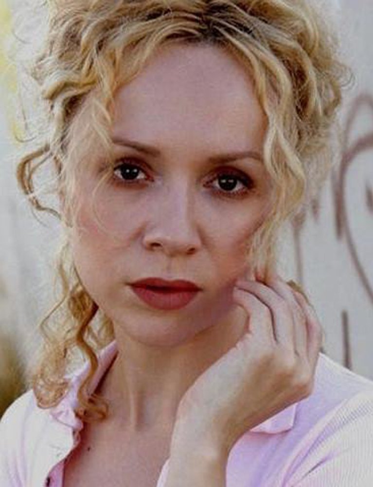 Nina Bell