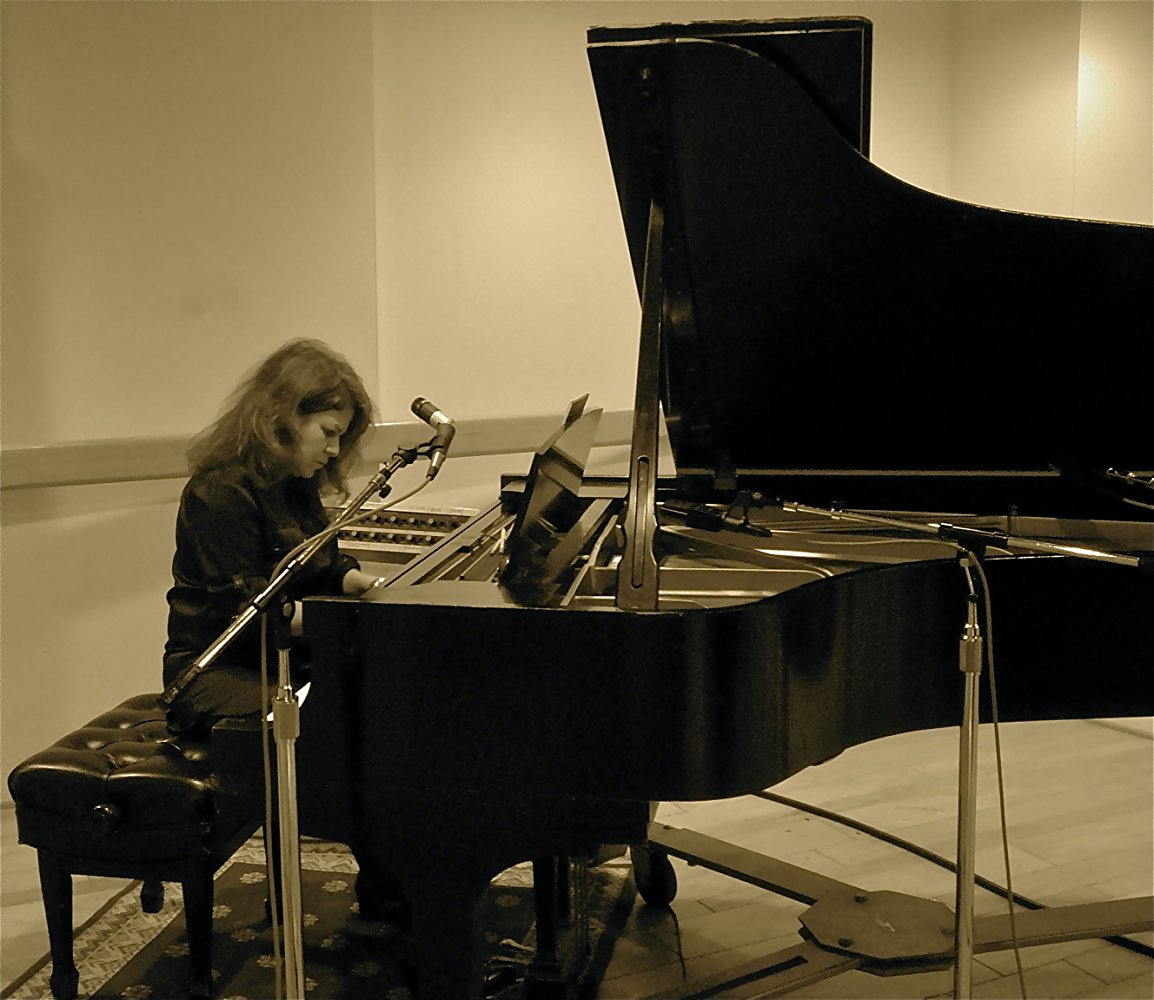 Eve Nelson